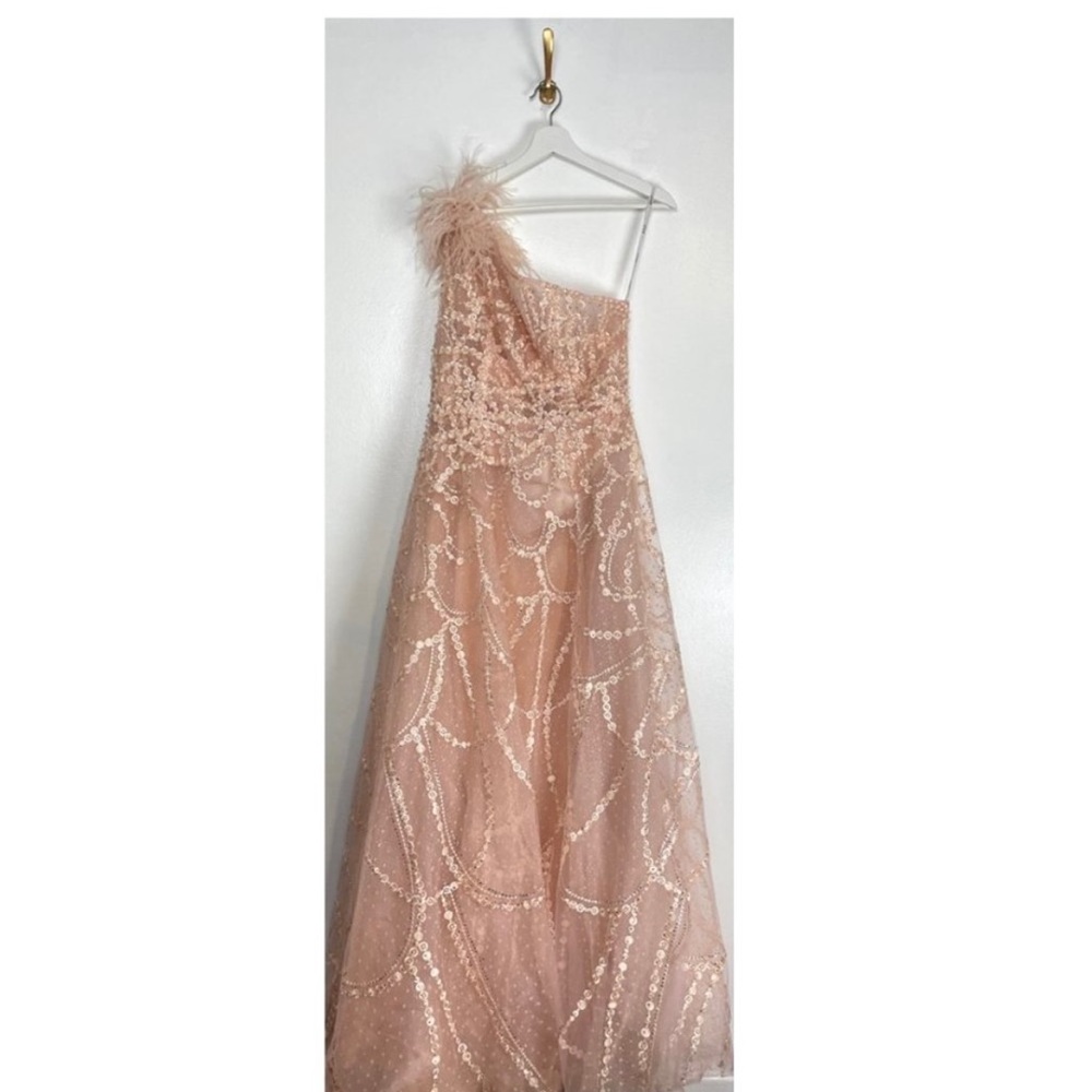 COPY - MAC DUGGAL Beaded One-Shoulder A-Line Gown in Peach Size US 10 gently wo…